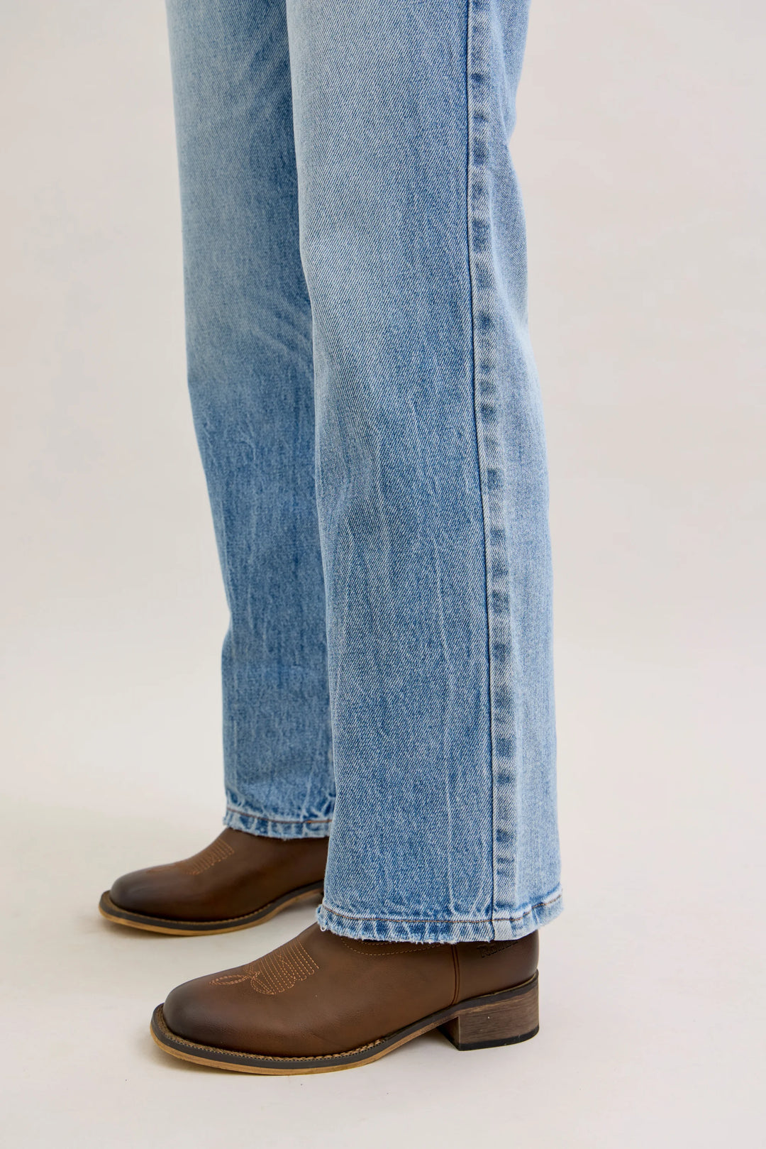 Judy Blue Mid Rise Rigid Magic Straight Jeans
