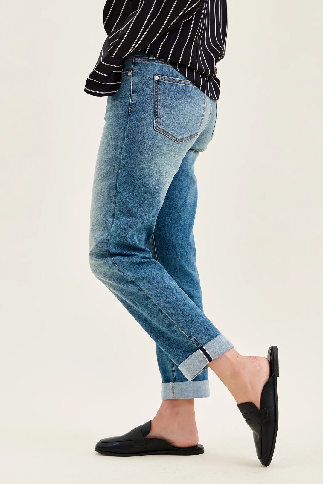 Judy Blue COOLING Boyfriend Jeans