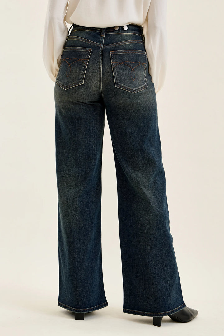 Judy Blue Retro Wide Adjustable Waist Whisky Night Jeans