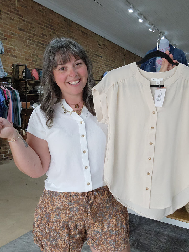 Lightweight Cuffed Sleeve Buttondown Top