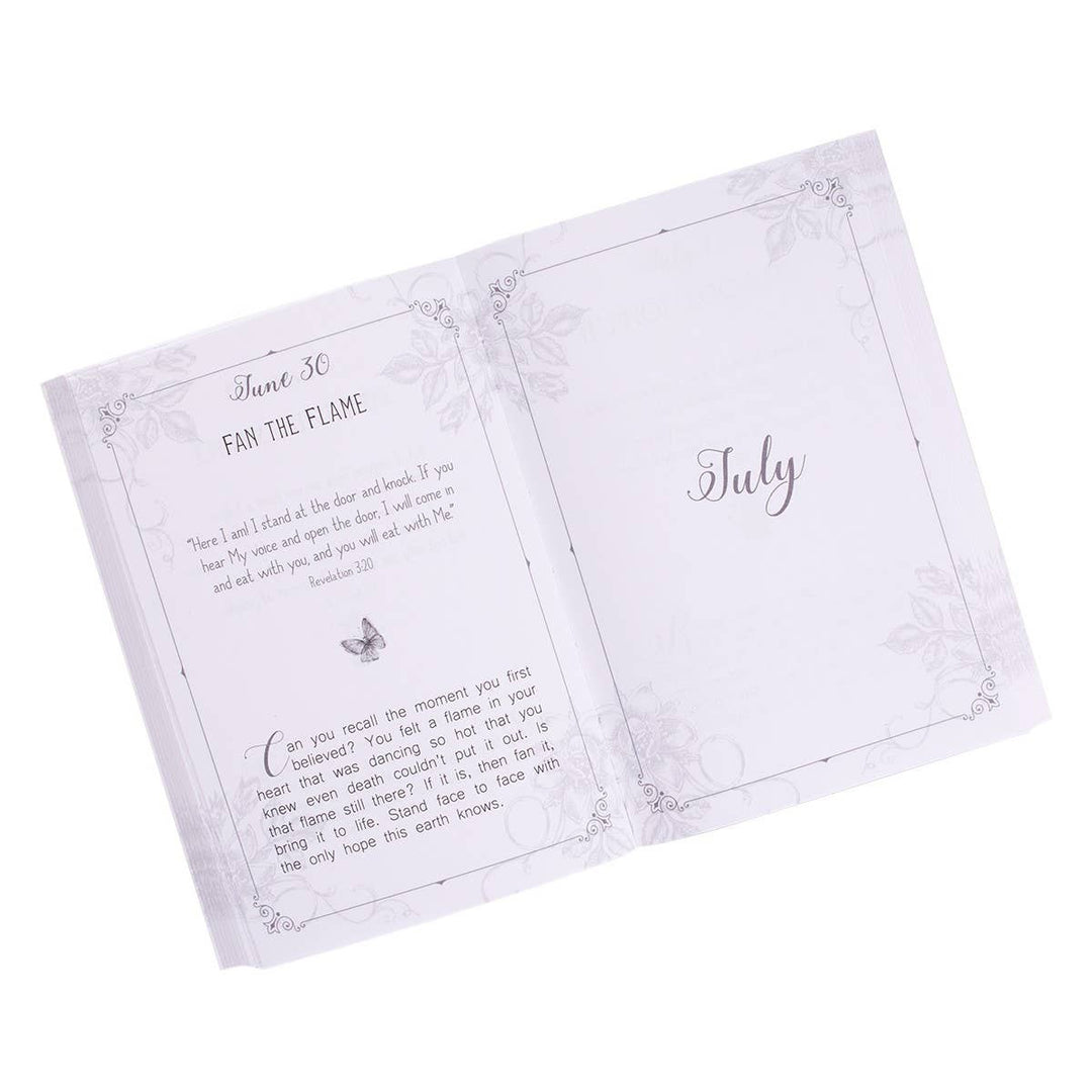 Gift Book Walking with the Savior Softcover