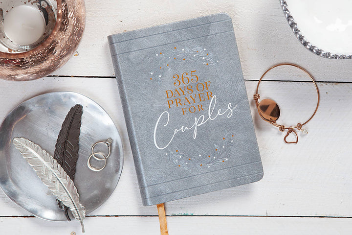 365 Days of Prayer for Couples (Valentine's Day Gifts)