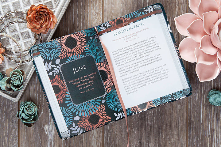 365 Power Prayers for Women (Prayer Devotional)