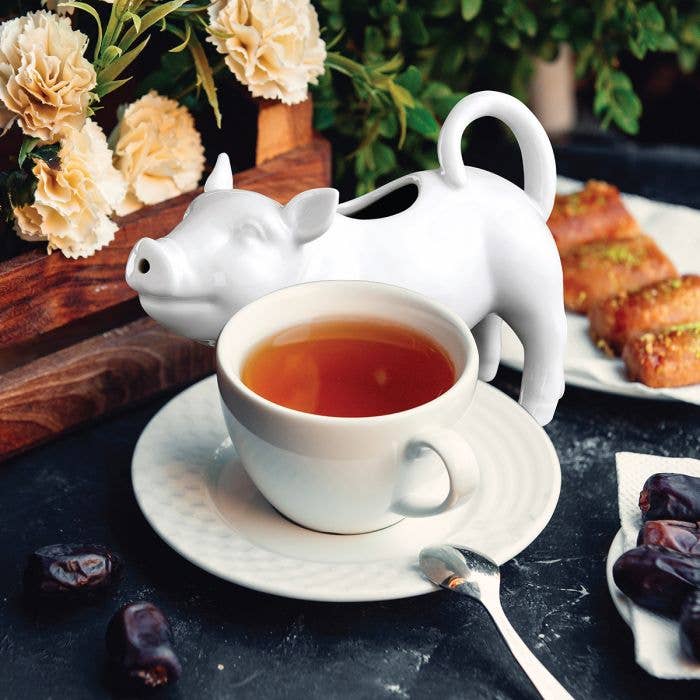 HIC Kitchen Pig Creamer With Handle, 6oz