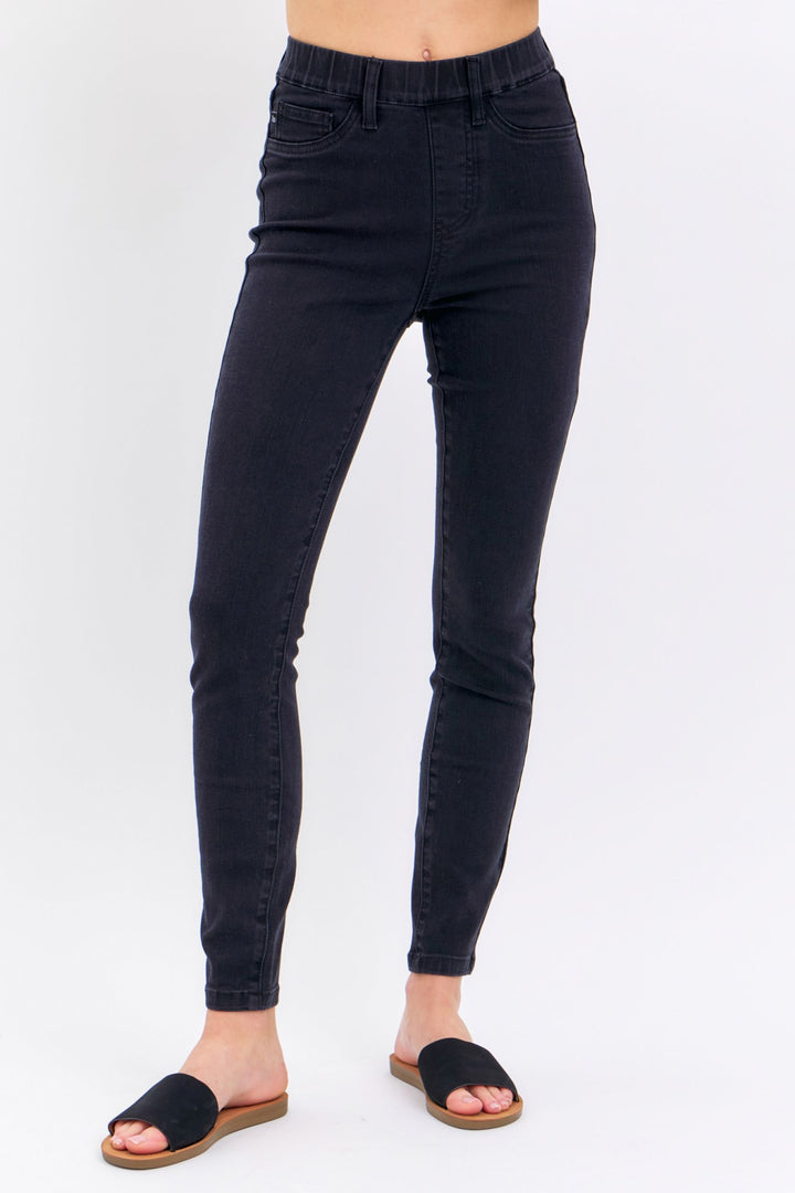 Judy Blue Booty Lifting Black Skinny Jegging
