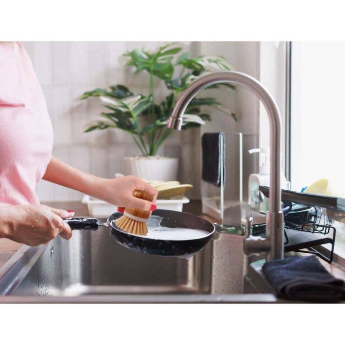 HIC Kitchen Bamboo Handle Dishwashing Vegetable Brush