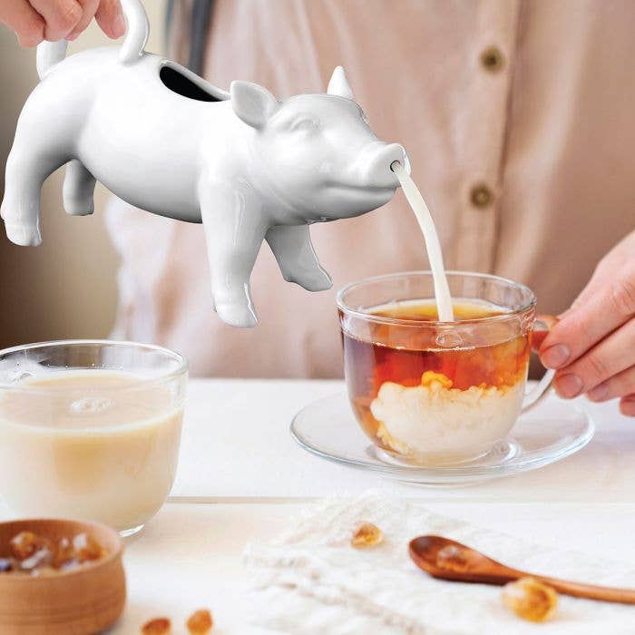 HIC Kitchen Pig Creamer With Handle, 6oz