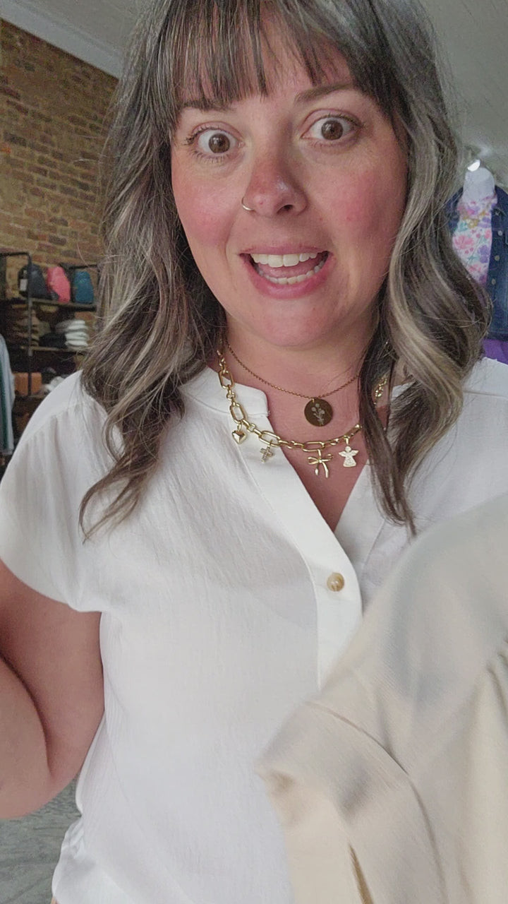 Lightweight Cuffed Sleeve Buttondown Top